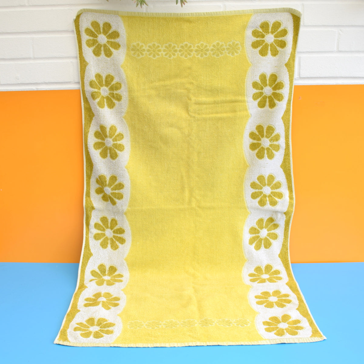 Vintage 1960s Cotton Bath Towel - Flower Power - Lime