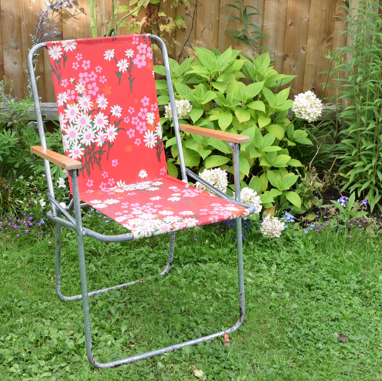 Vintage 1960s Folding Garden Chair - Flower Power - Pink