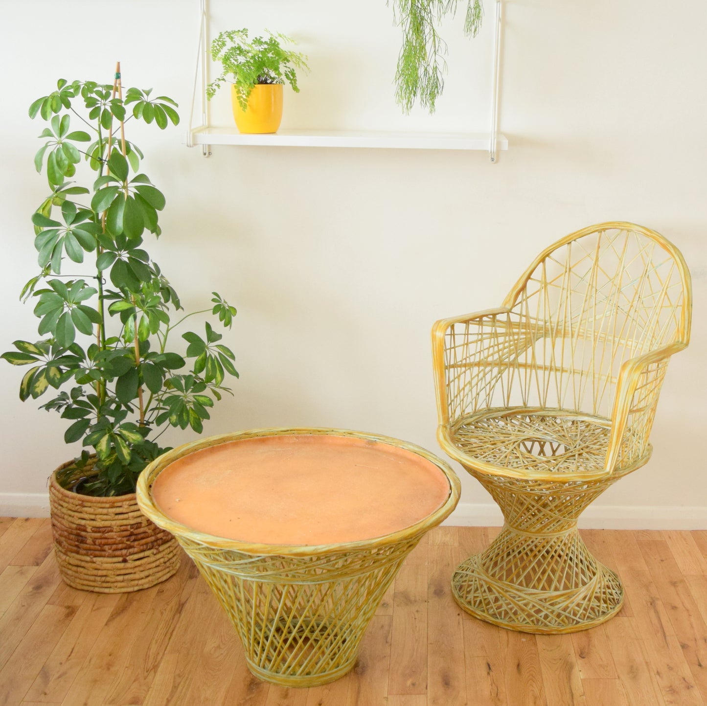 Vintage Fibreglass Strand Chair & Side Table - Russell Woodard - Yellow/Cream