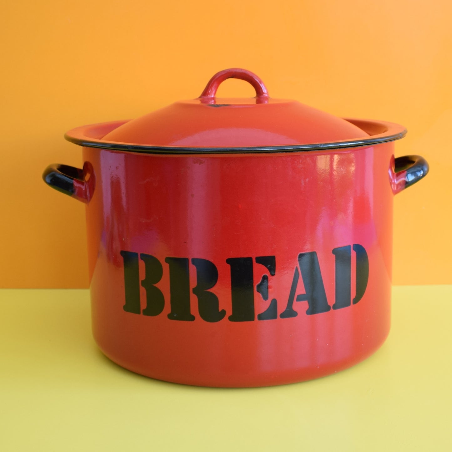 Vintage 1970s Large Enamel Bread/ Casserole