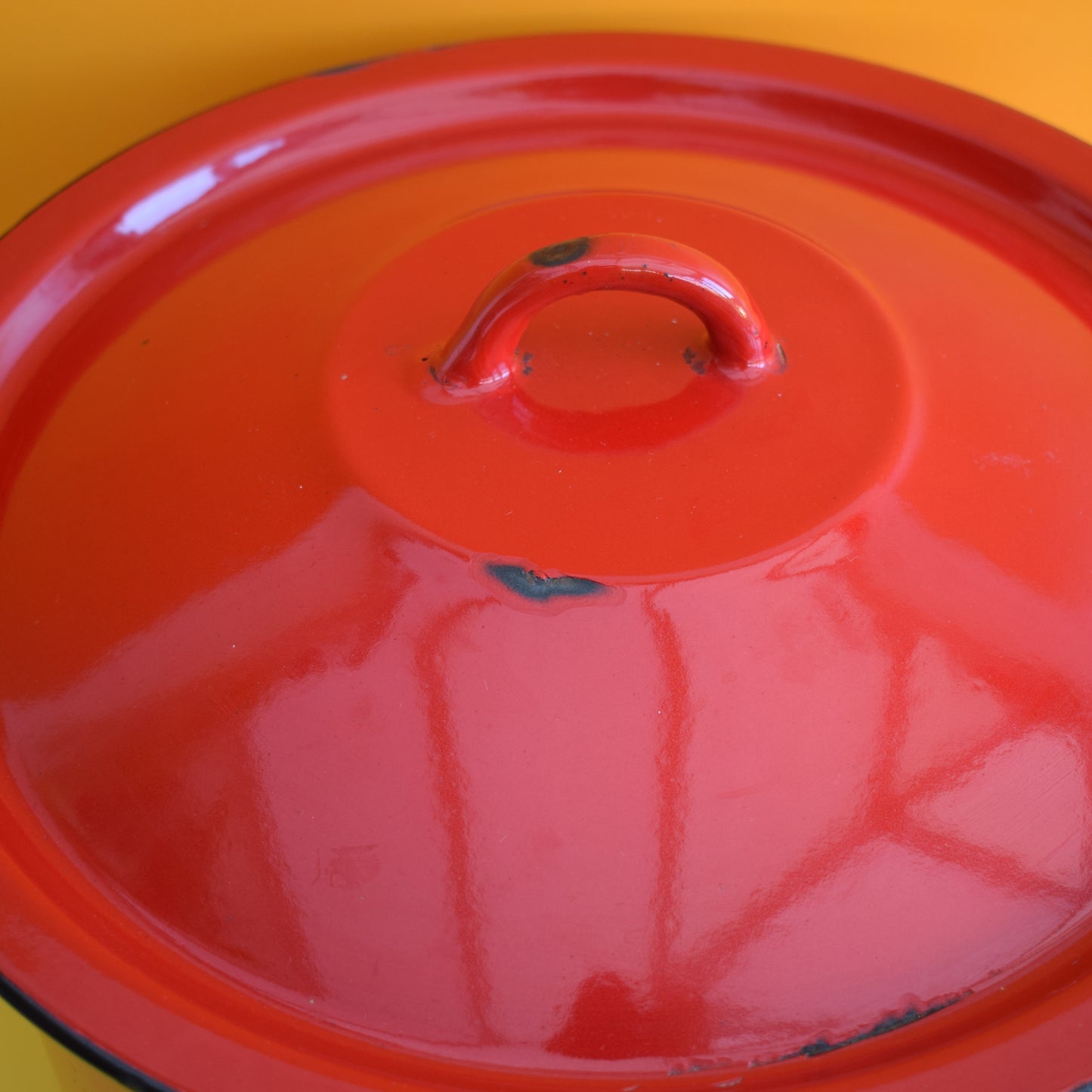 Vintage 1970s Large Enamel Bread/ Casserole