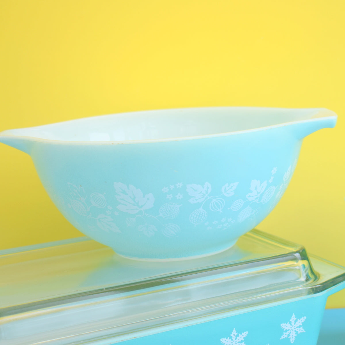 Vintage 1950s Pyrex Pieces- Snowflake, Gooseberry - Space Saver, Mixing Bowl Or Custard Cups -Turquoise .