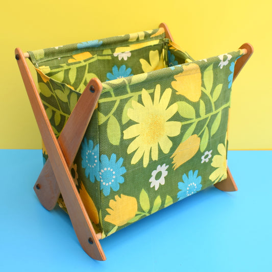 Vintage 1960s Knitting Storage / Mag Rack - Flower Power
