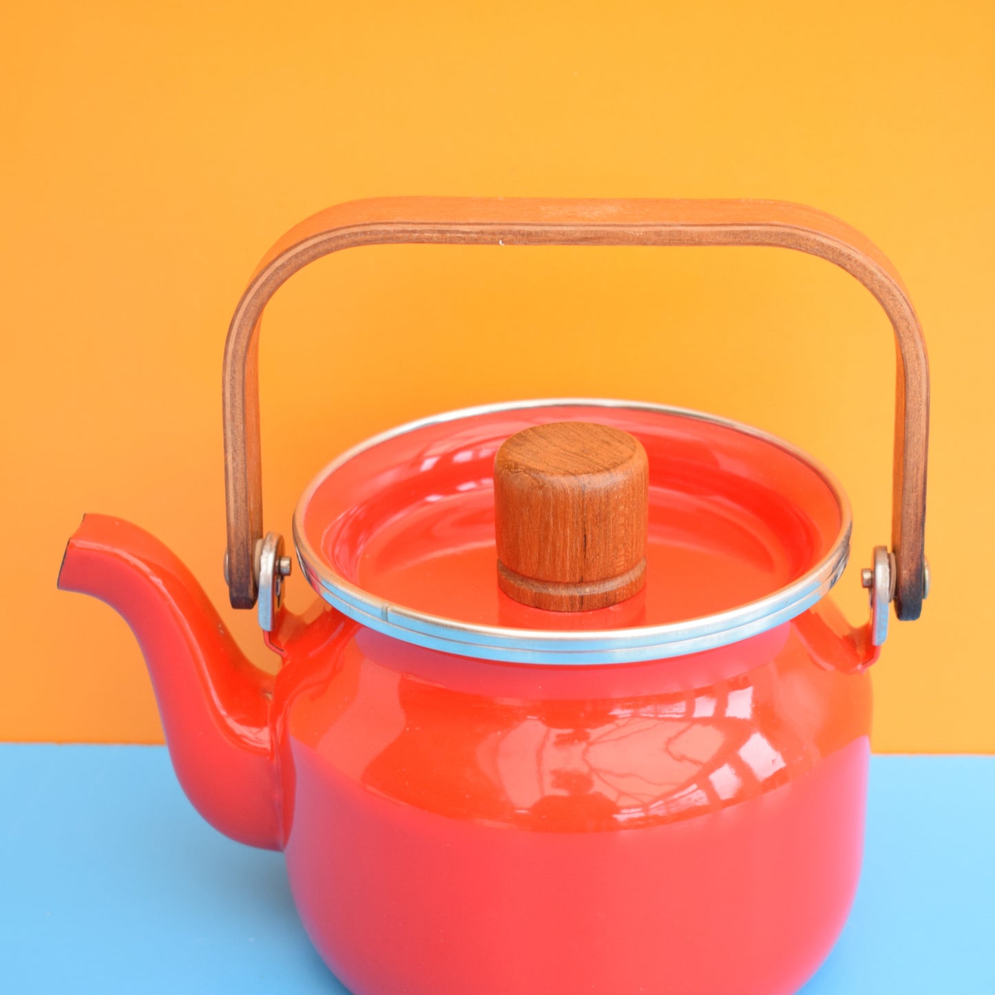 Vintage 1970s Enamel Tea Pot / Kettle - Teak / Red
