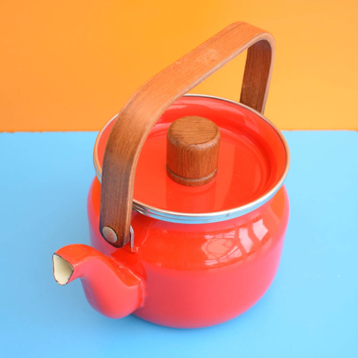 Vintage 1970s Enamel Tea Pot / Kettle - Teak / Red by Pineapple Retro