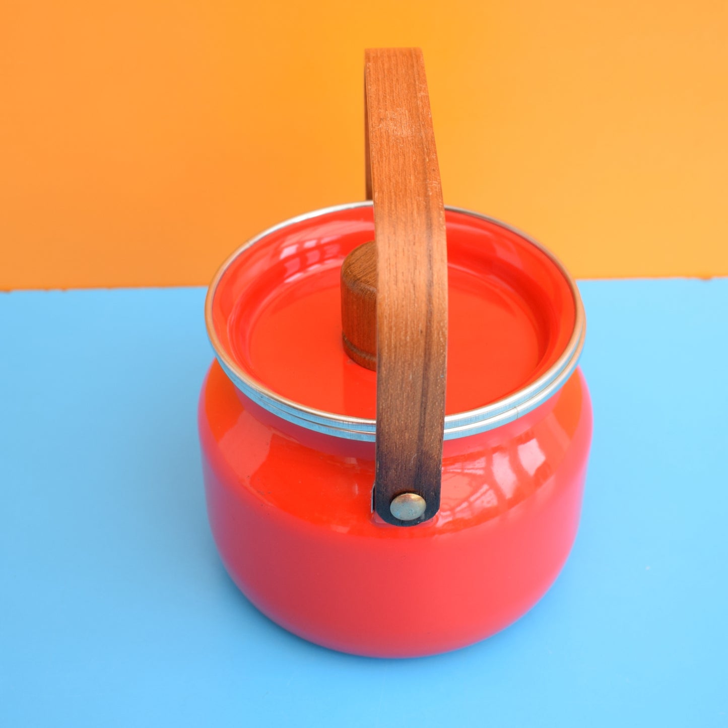 Vintage 1970s Enamel Tea Pot / Kettle - Teak / Red by Pineapple Retro