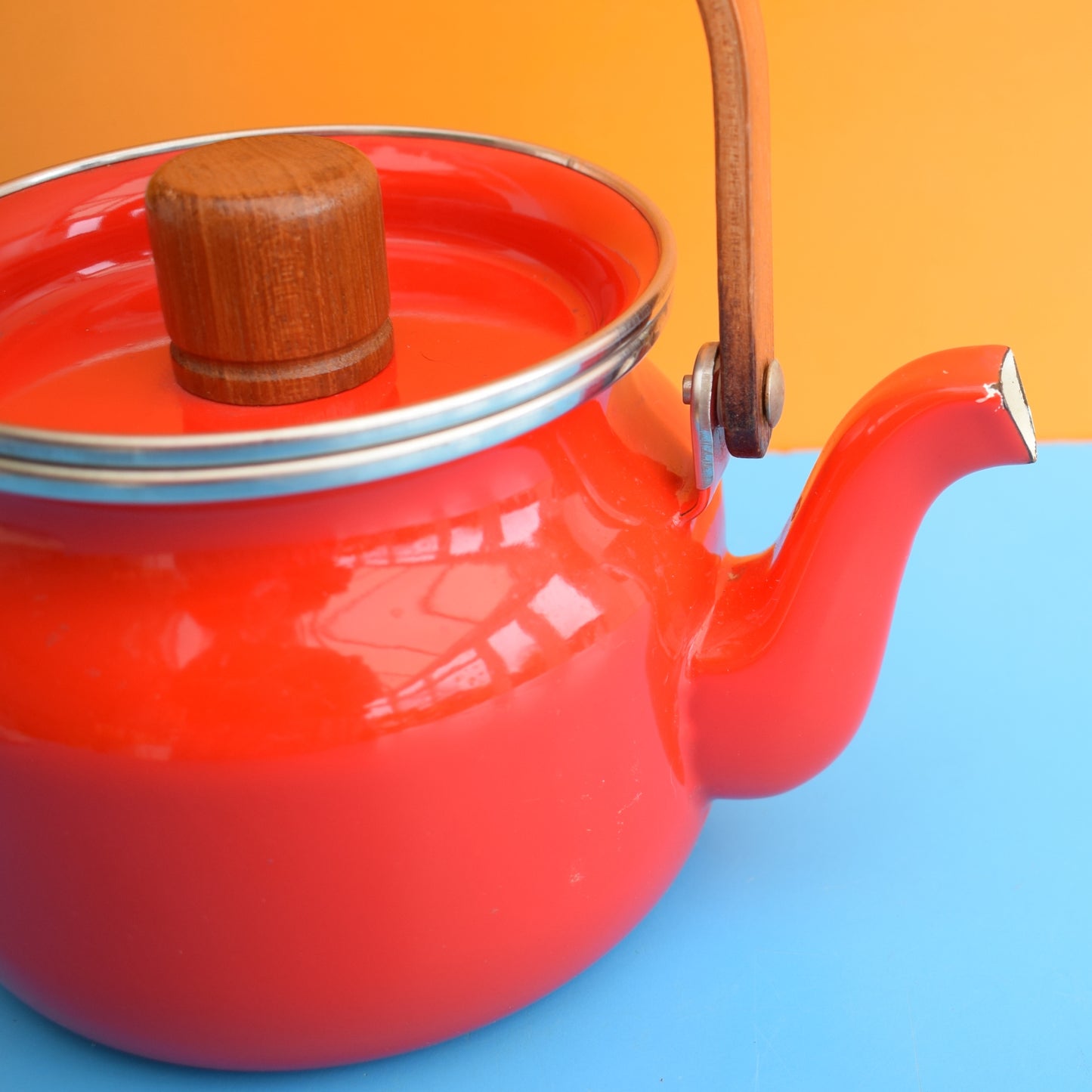 Vintage 1970s Enamel Tea Pot / Kettle - Teak / Red by Pineapple Retro