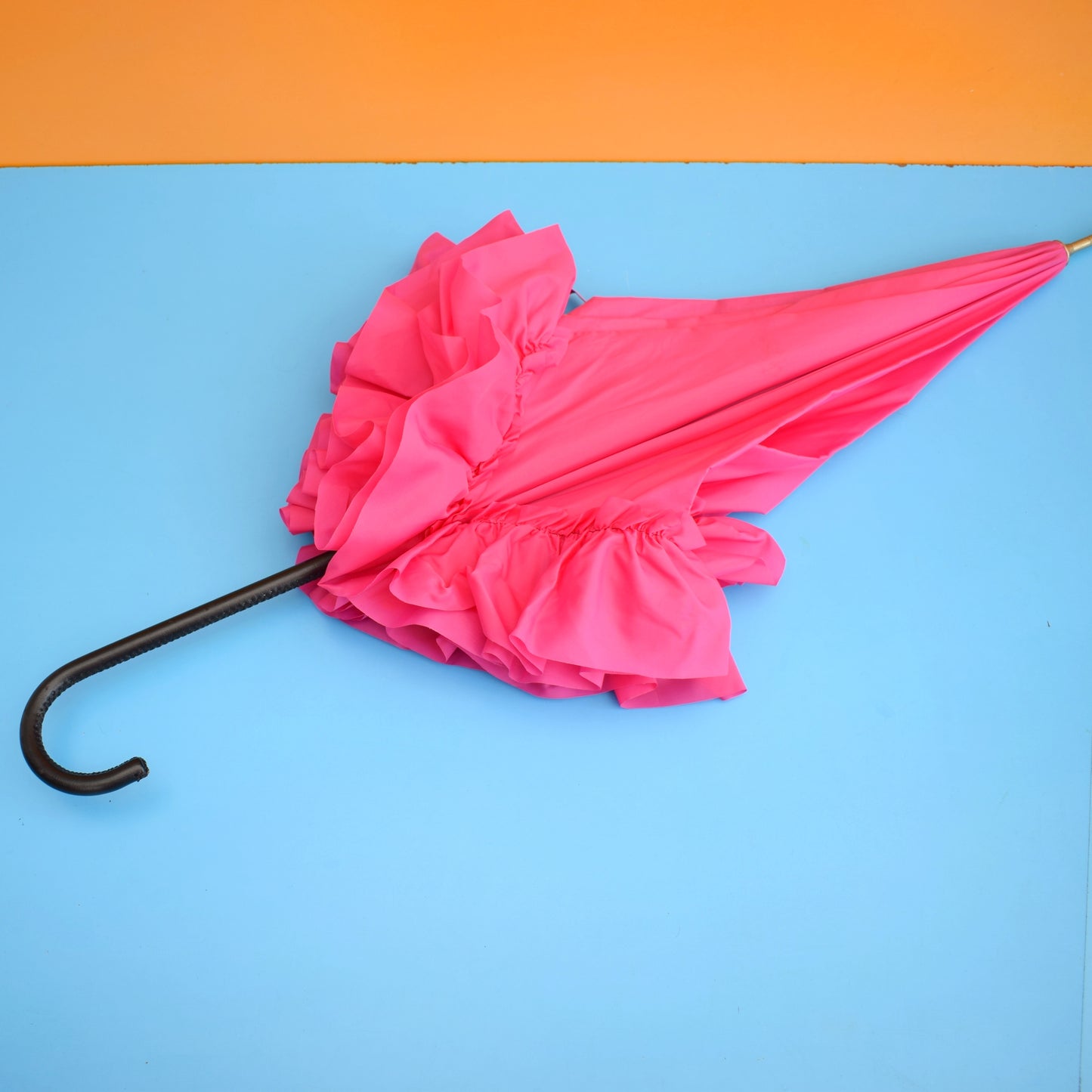 Vintage 1960s Umbrella / Parasol - Frilled - Pink