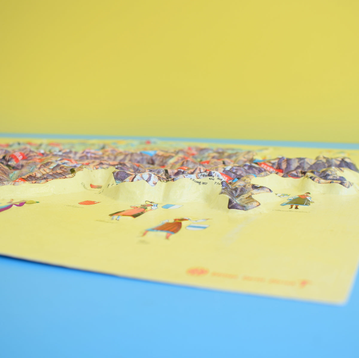Vintage 1940s Holidays In Switzerland 3D Map - Great Graphics by Pineapple Retro