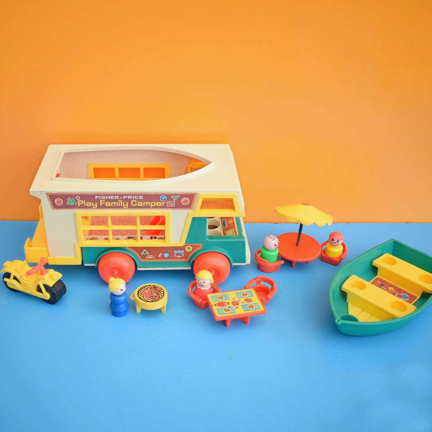 Vintage 1980s Fisher Price - Play Family Camper .