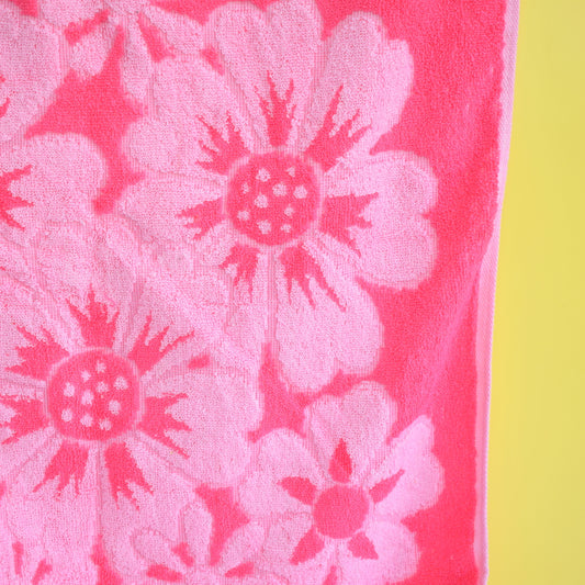 Vintage 1960s Cotton Bath Towels - Flower Power- Pink