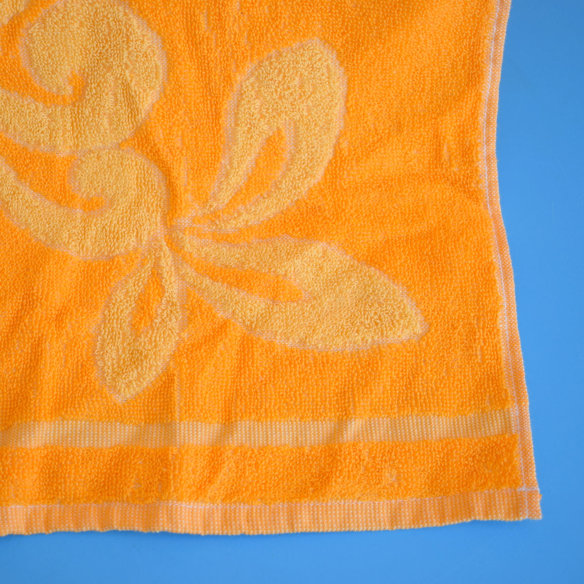 Vintage 1960s Cotton Bath Towels - Flower Power- Orange .