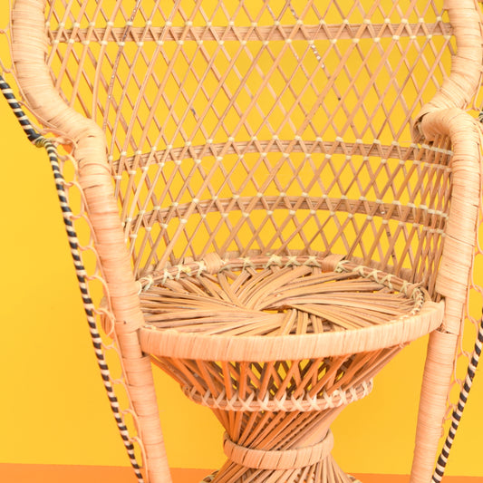 Vintage 1970s Mini Wicker Peacock Chair / Plant Stand - Natural