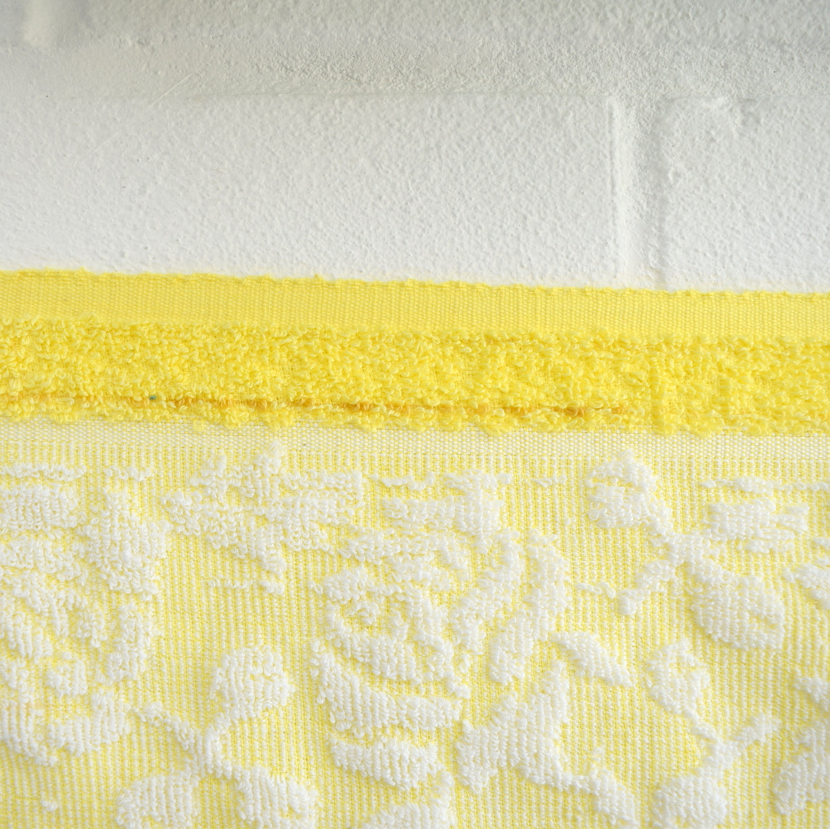 Vintage 1960s Cotton Bath Towel Pair - A/F - Yellow - Swan