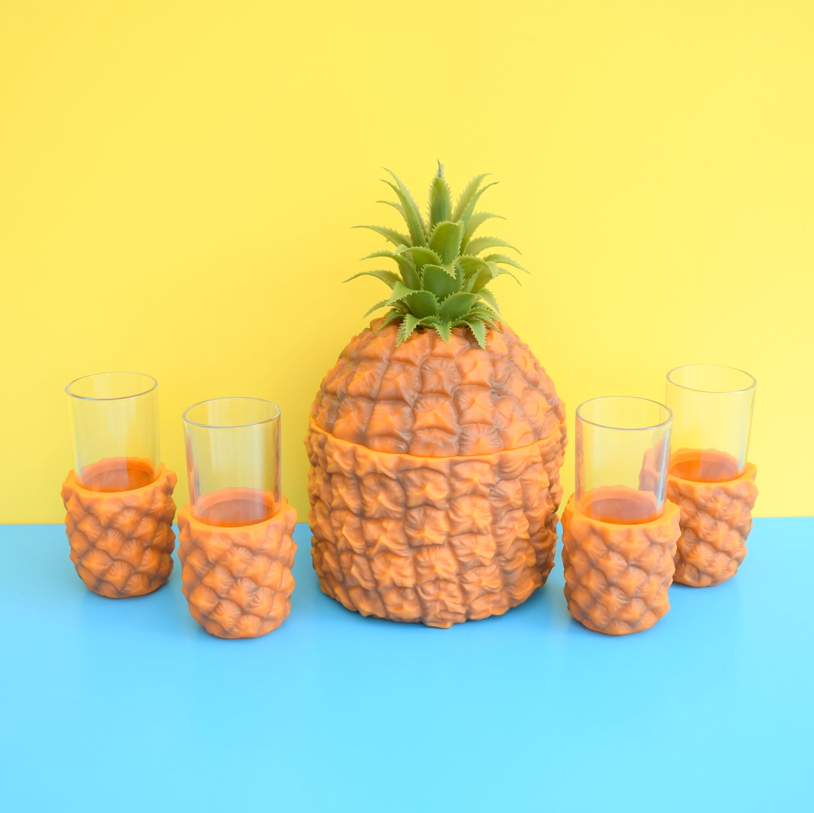 Retro 1960s Pineapple Ice Bucket & 4 Glasses - Plastic - Orange