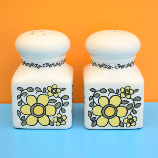 Vintage 1960s Taunton Vale Salt & Pepper - Flower - Yellow by Vintage