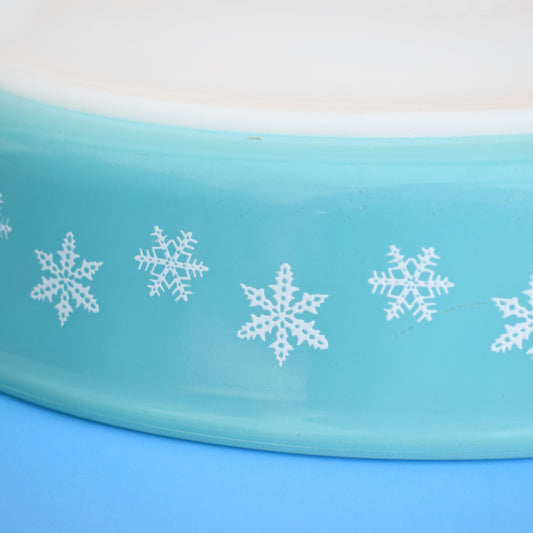 Vintage 1950s Pyrex Oval Casserole