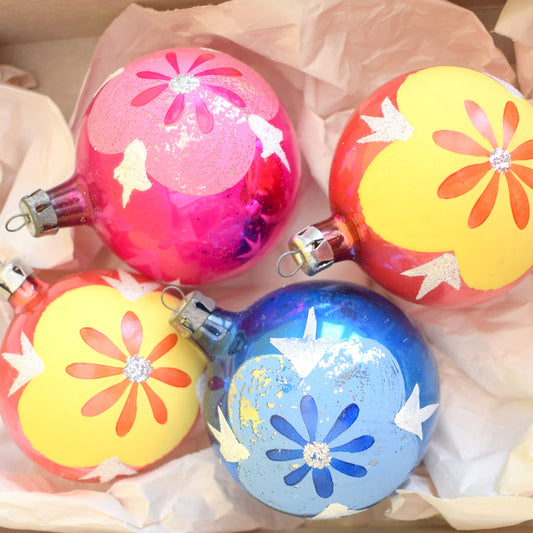 Vintage 1950s Medium Glass Christmas Baubles / Decorations - Flowers x4