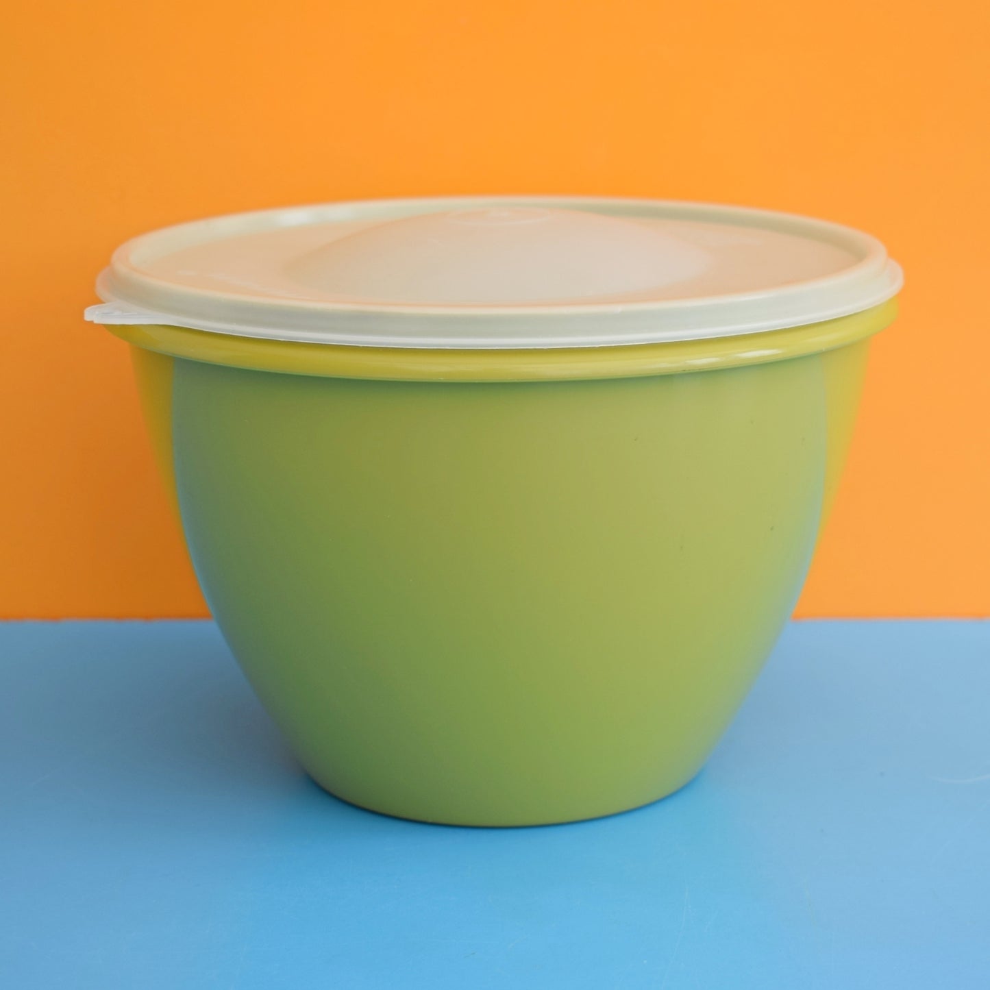 Vintage 1960s Tupperware Container/ Scoops- Green