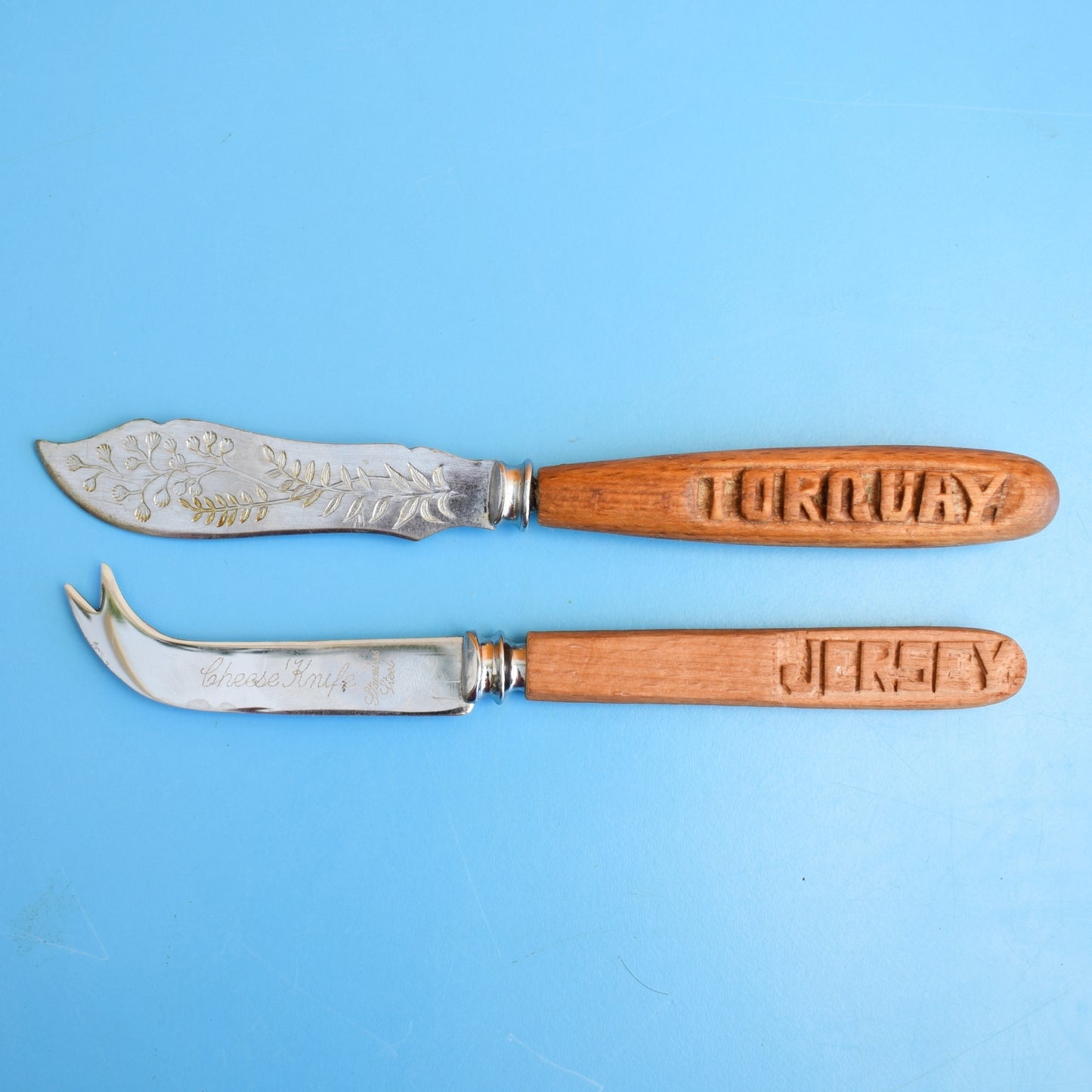 Vintage 1960s Carved Butter & Cheese Knives by Vintage