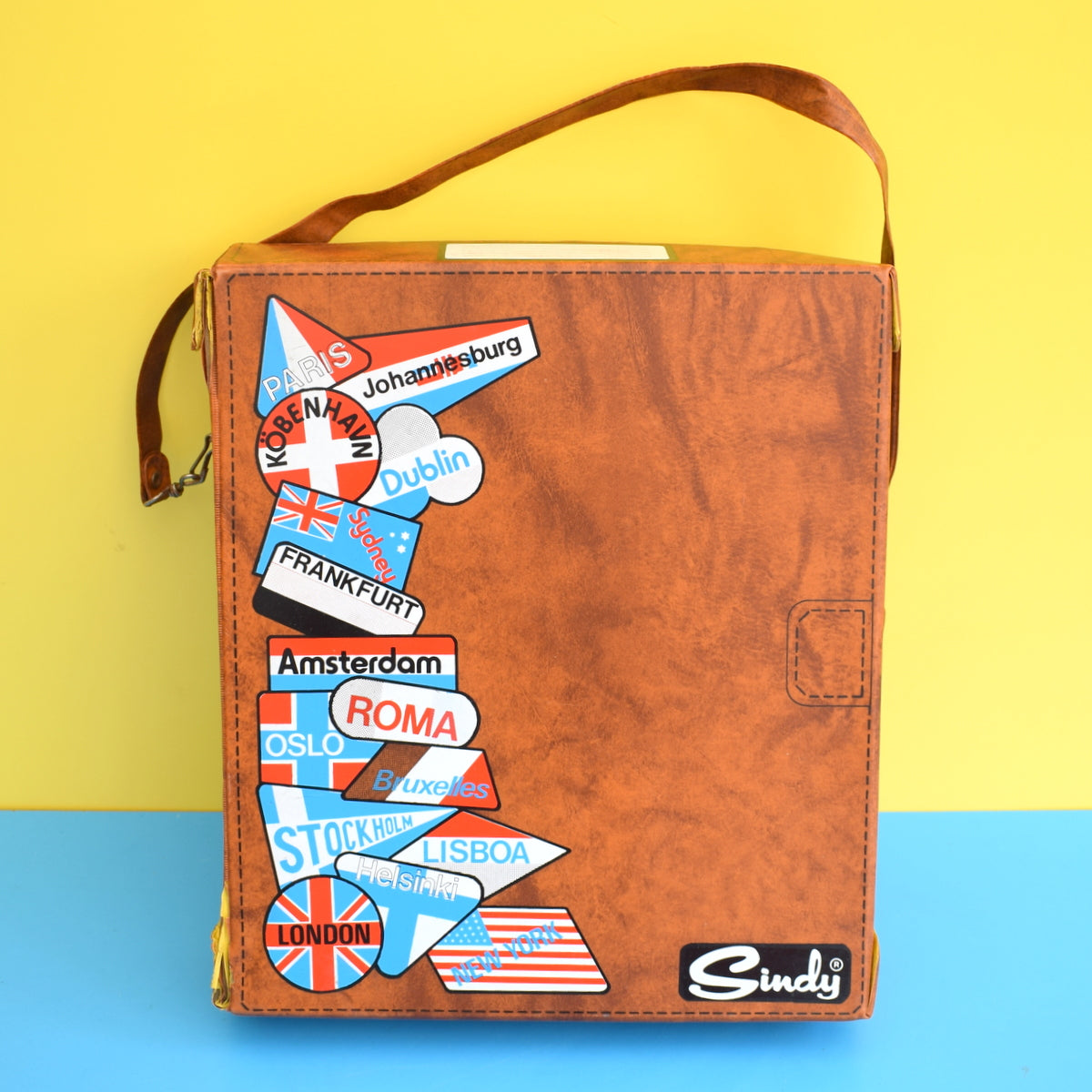 Vintage 1970s Sindy Doll Case / Bag