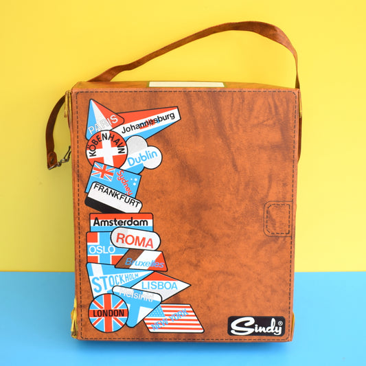 Vintage 1970s Sindy Doll Case / Bag by Pineapple Retro