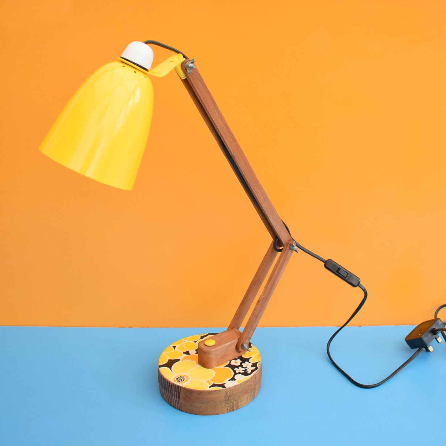 Vintage 1960s Mac Lamp - Desk Lamp - Unique