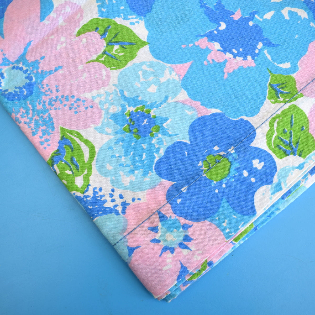 Vintage 1960s Twin Sheet & Pillowcases - Flower Power - Blue