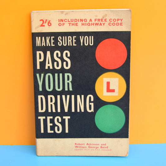 Vintage 1960s 'Pass Your Driving Test' booklet by Vintage