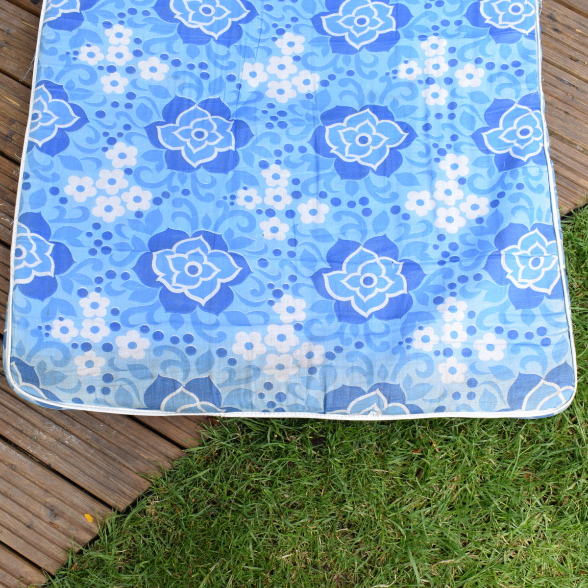 Vintage 1960s Garden Cushion / Mattress - Blue Flower Power