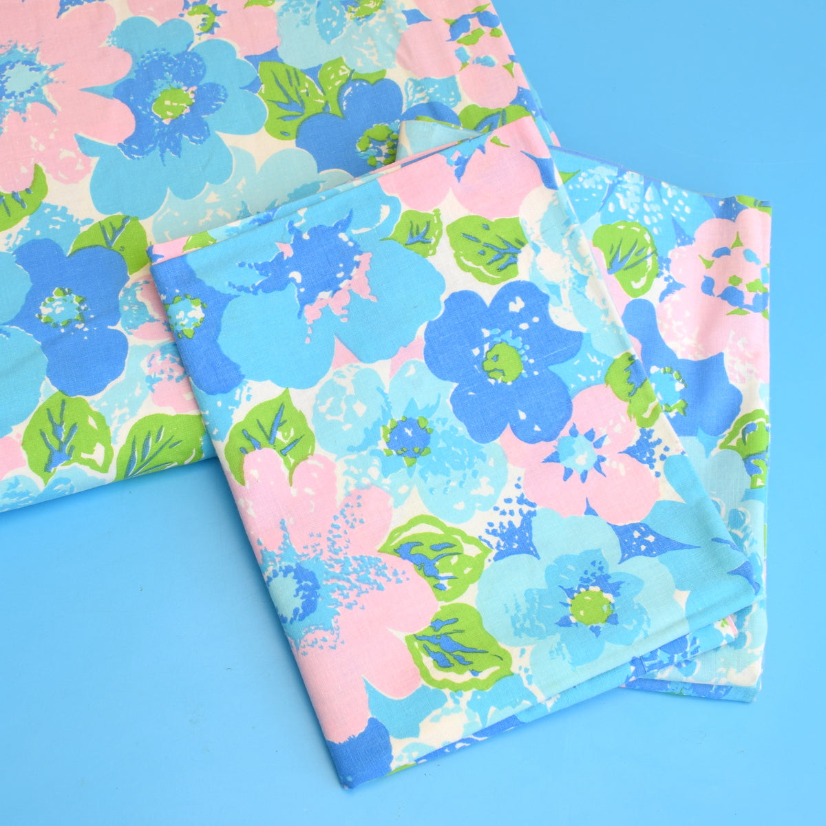 Vintage 1960s Twin Sheet & Pillowcases - Flower Power - Blue