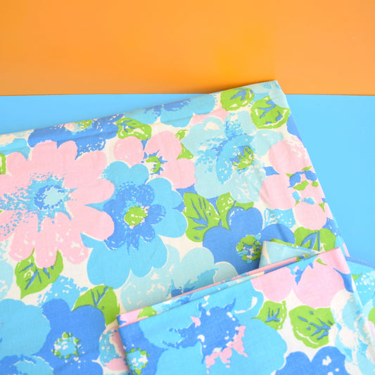 Vintage 1960s Twin Sheet & Pillowcases - Flower Power - Blue
