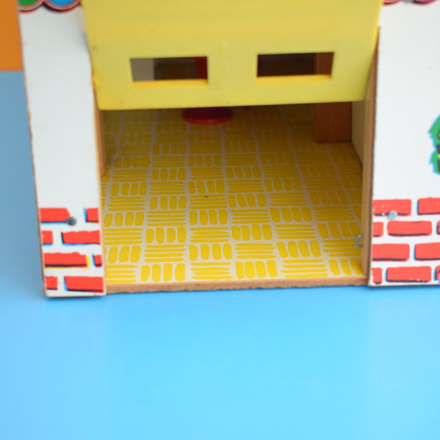 Vintage 1970s Mettoy Dollhouse / Tofa Furniture