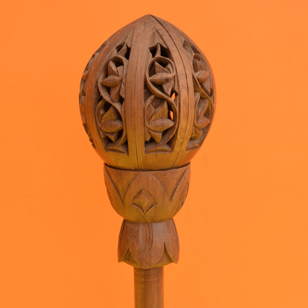 Vintage 1950s Oriental Wooden Opening Flower Table Lamp - Intricate Carving