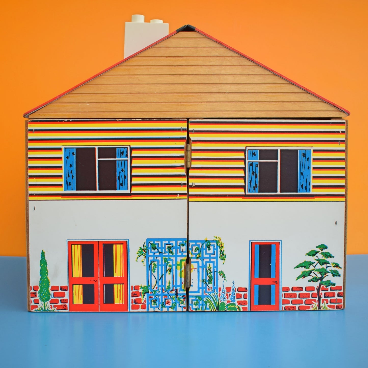 Vintage 1970s Mettoy Dollhouse / Tofa Furniture