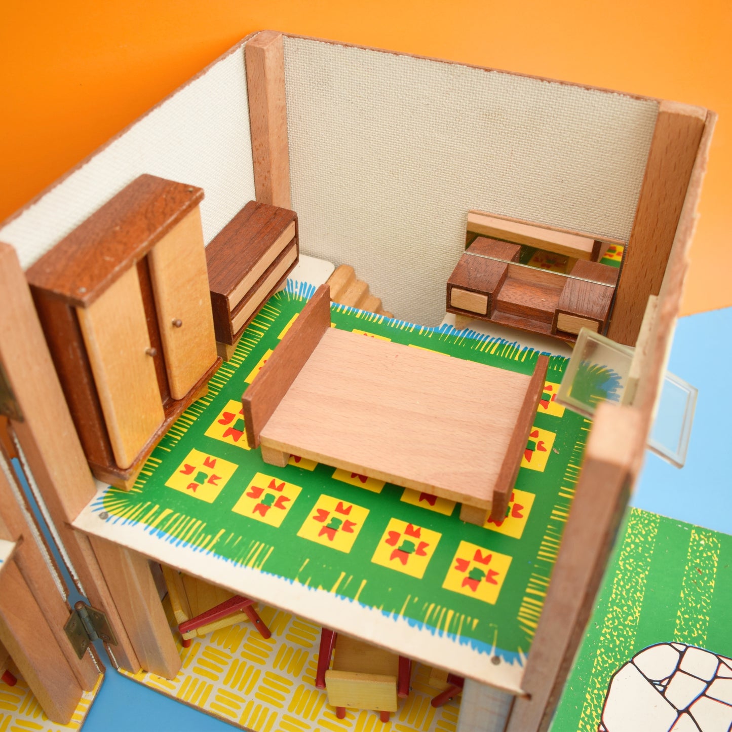 Vintage 1970s Mettoy Dollhouse / Tofa Furniture