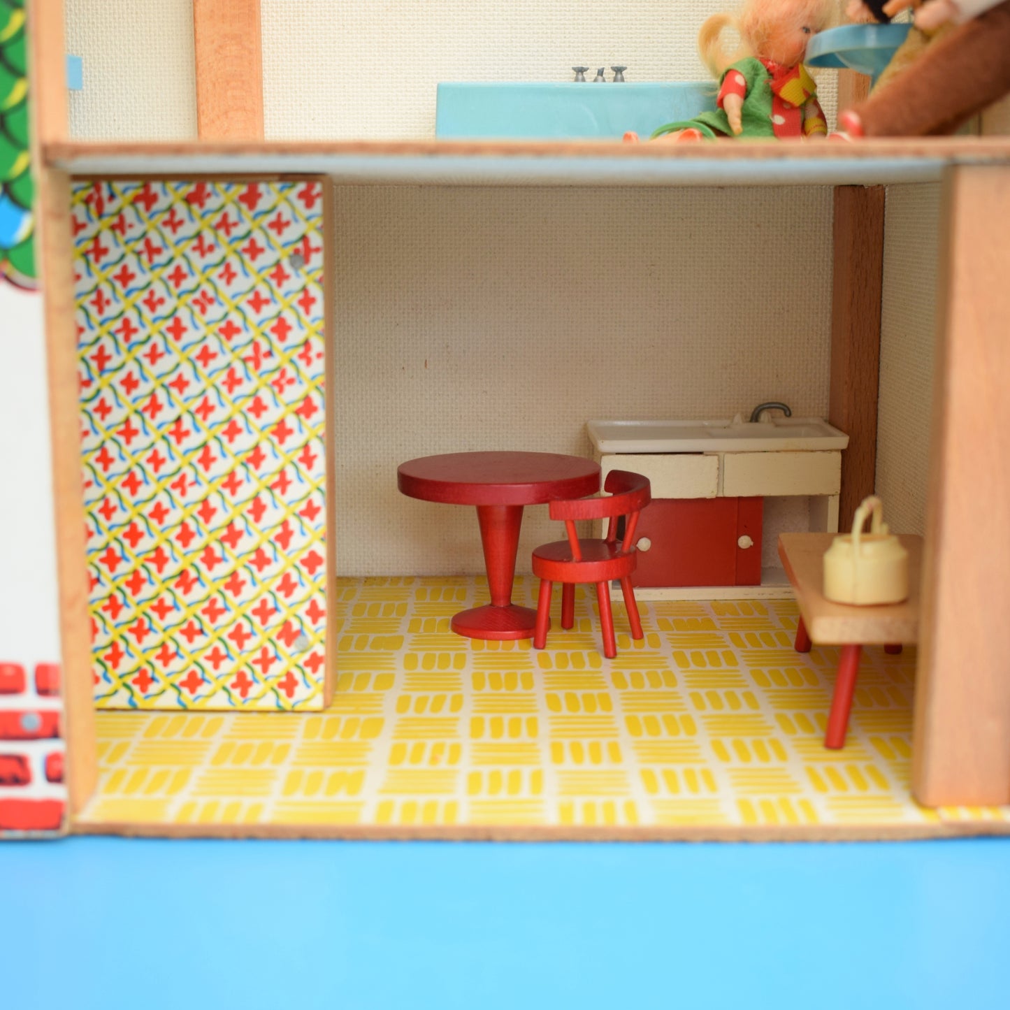 Vintage 1970s Mettoy Dollhouse / Tofa Furniture