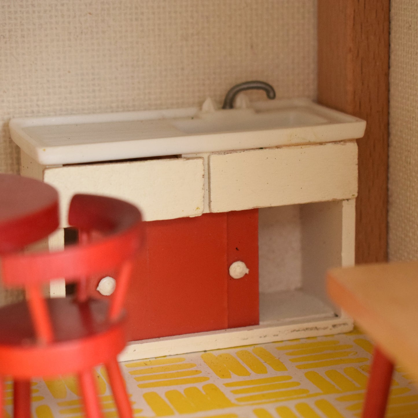 Vintage 1970s Mettoy Dollhouse / Tofa Furniture