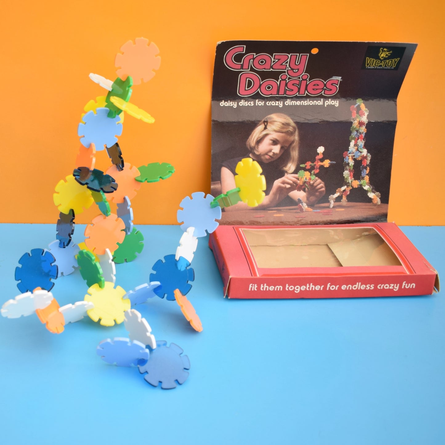 Vintage 1960s Crazy Daisies - Boxed -Victoy by Pineapple Retro