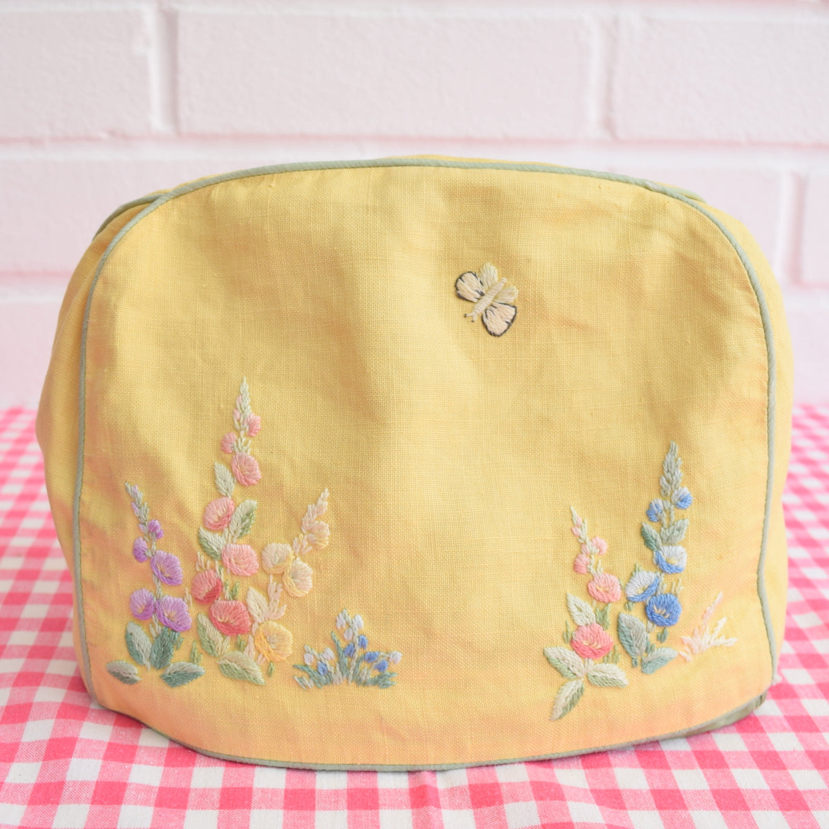 Vintage 1950s Pretty Embroidered Tea Cosy