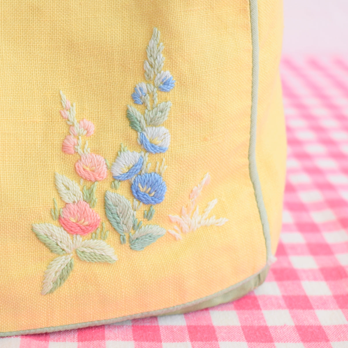 Vintage 1950s Pretty Embroidered Tea Cosy