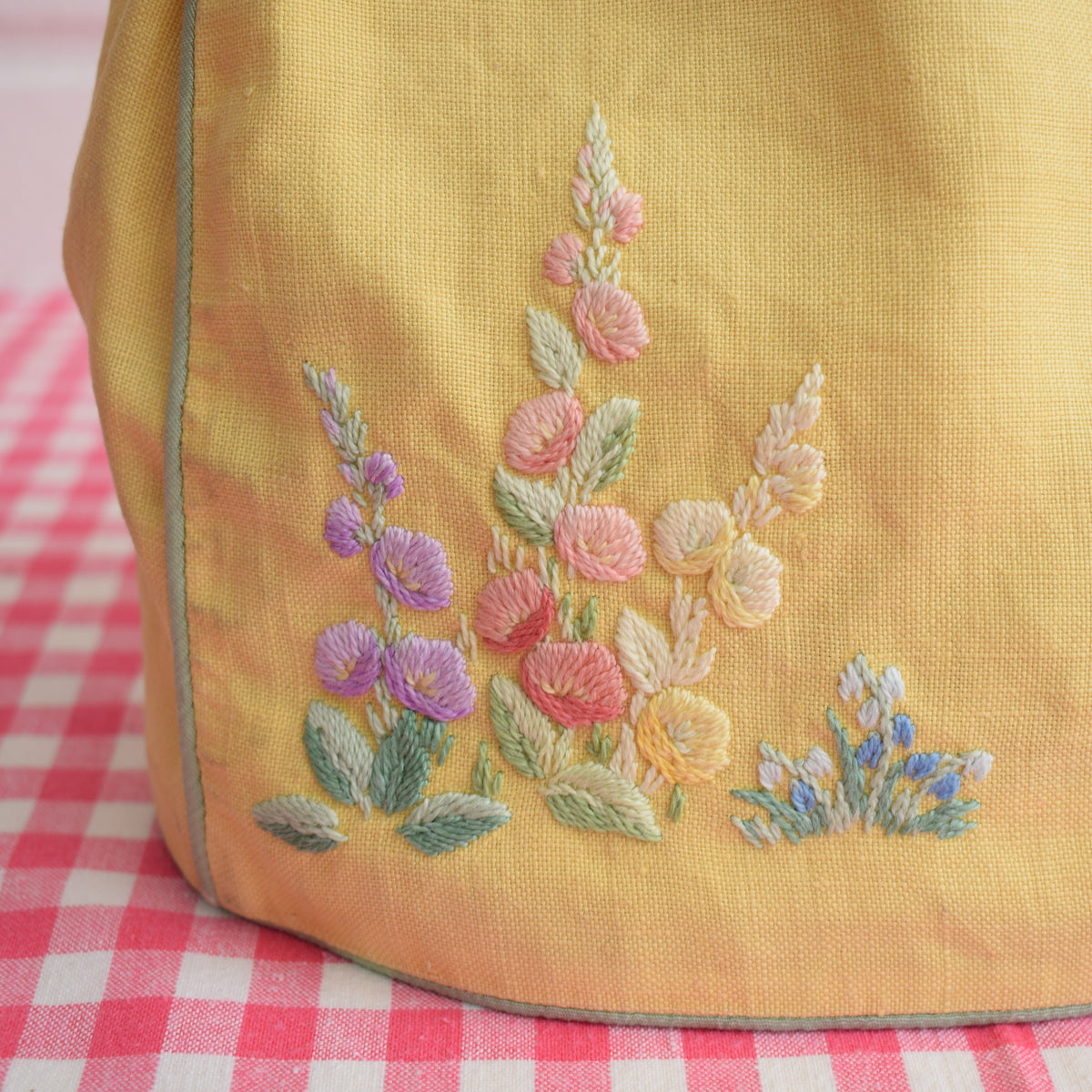 Vintage 1950s Pretty Embroidered Tea Cosy