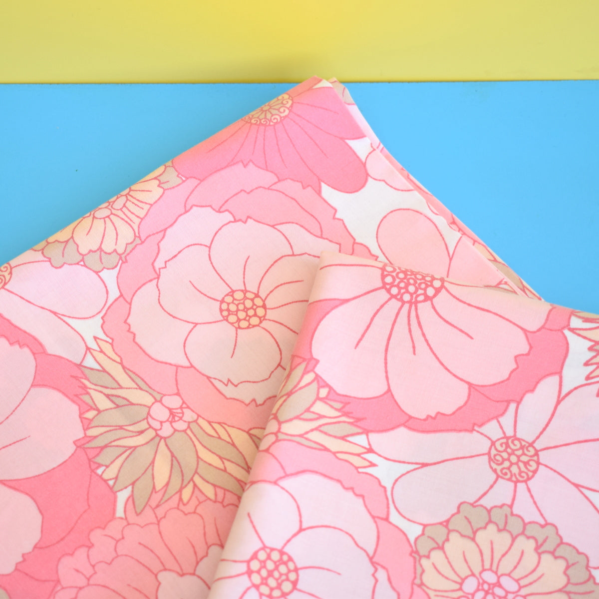 Vintage 1960s Pillow Cases (Pair) - Flower Power Cotton - Pink