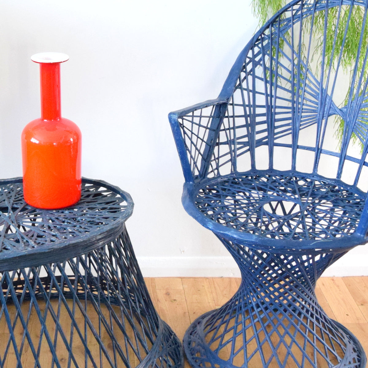 Vintage Fibreglass Strand Arm Chair & Side Table - Russell Woodard - Dark Blue