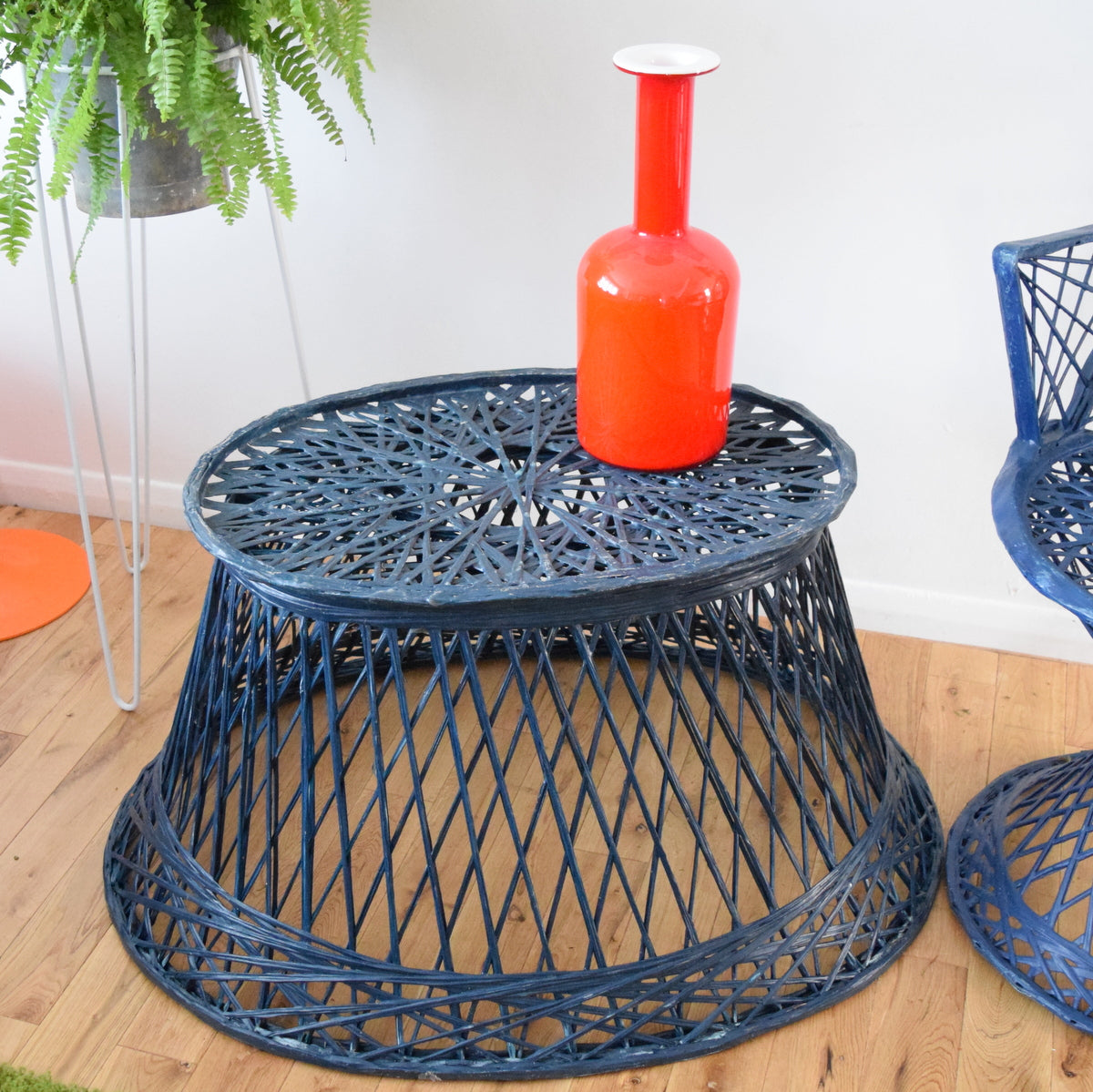Vintage Fibreglass Strand Arm Chair & Side Table - Russell Woodard - Dark Blue