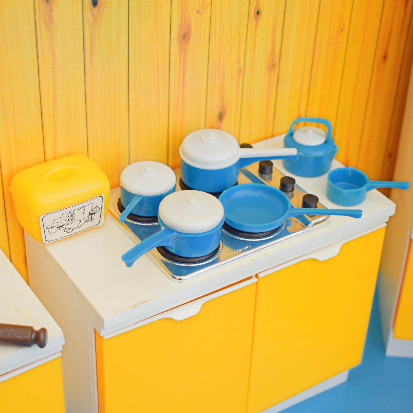 Vintage 1970s Sindy Doll Kitchen Pieces