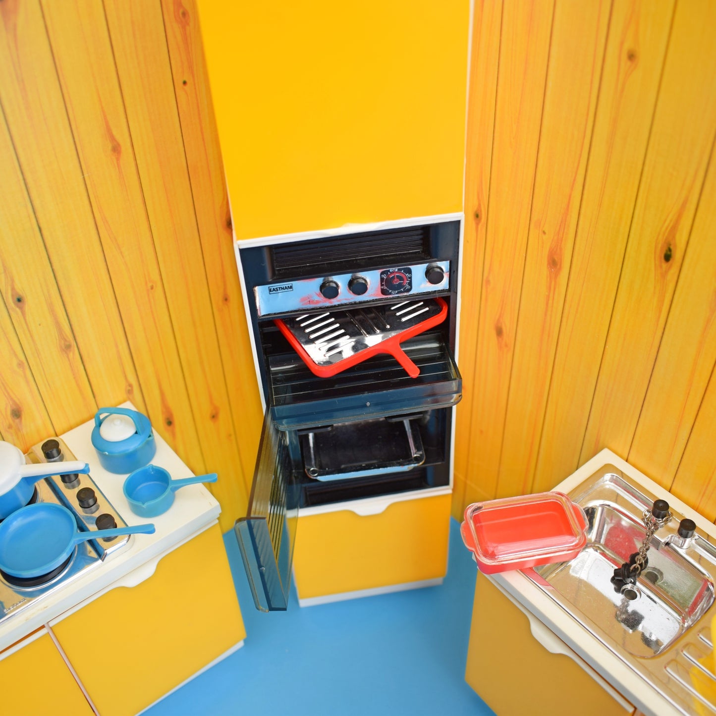 Vintage 1970s Sindy Doll Kitchen Pieces