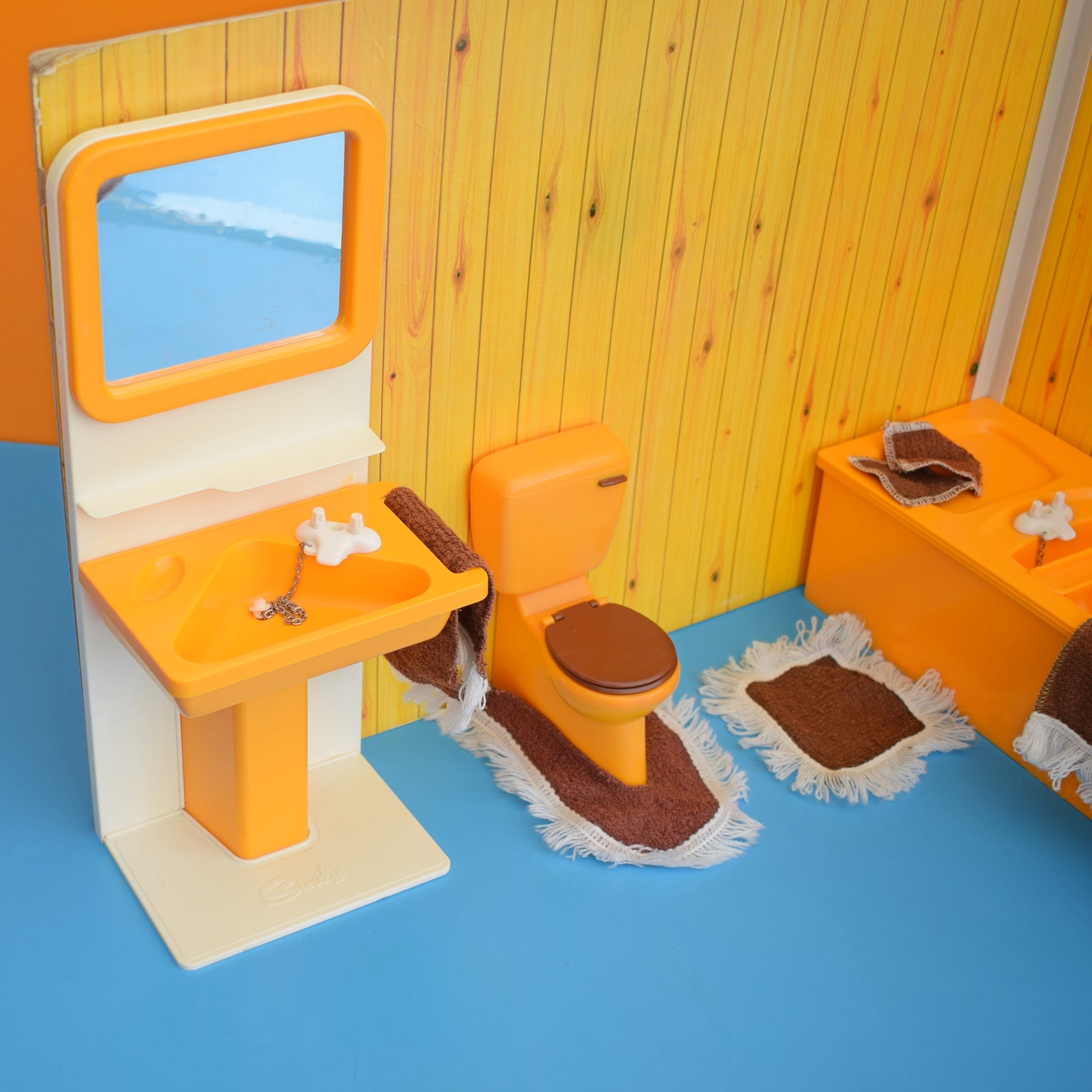 Vintage 1970s Sindy Doll Bathroom Set by Pineapple Retro