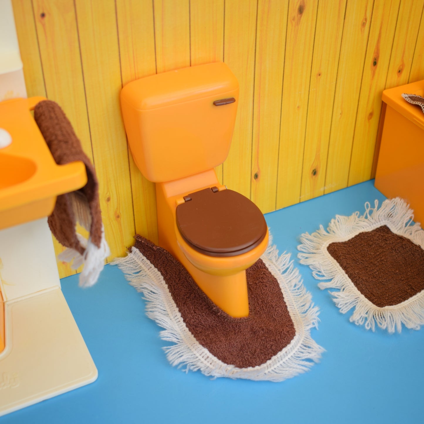 Vintage 1970s Sindy Doll Bathroom Set by Pineapple Retro