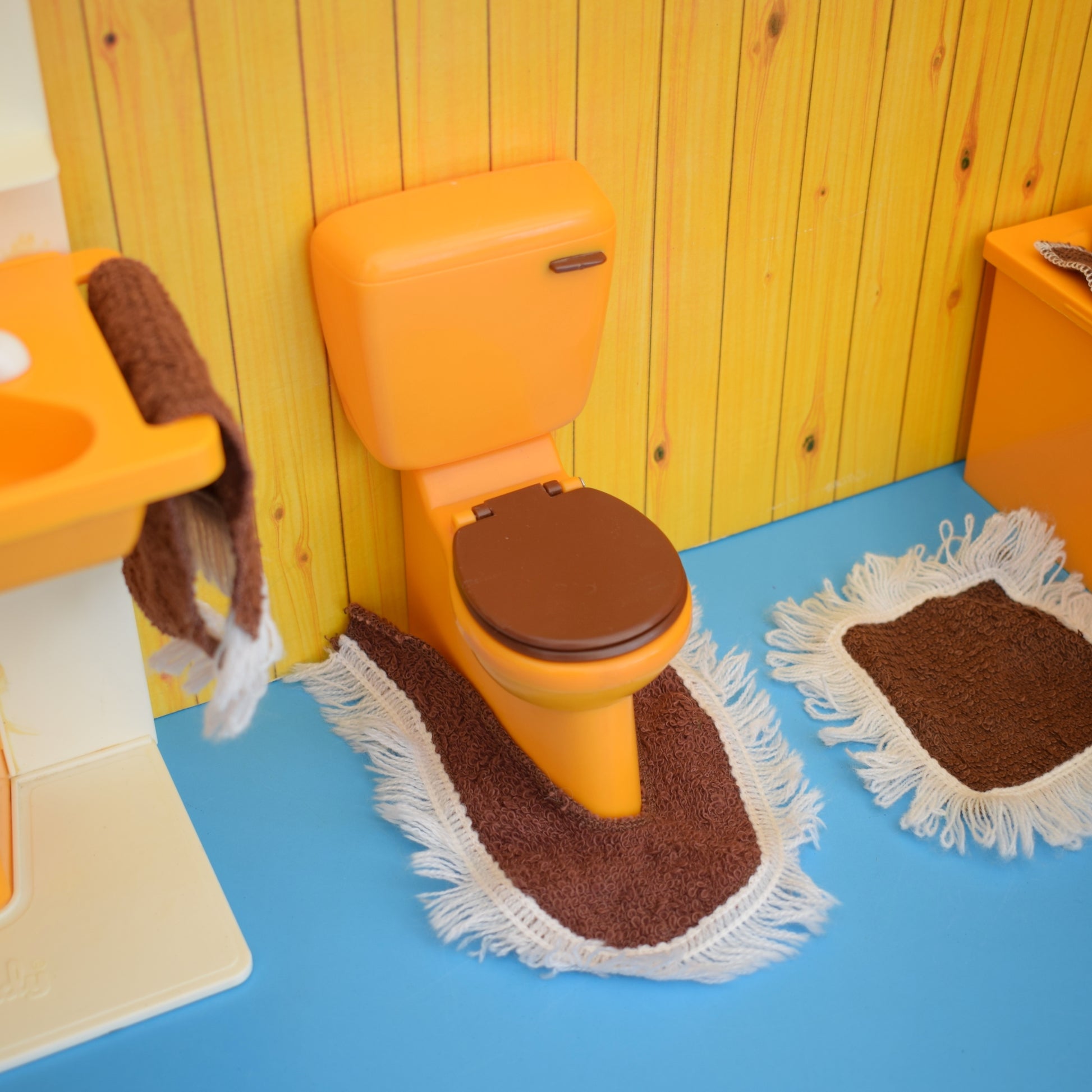 Vintage 1970s Sindy Doll Bathroom Set by Pineapple Retro